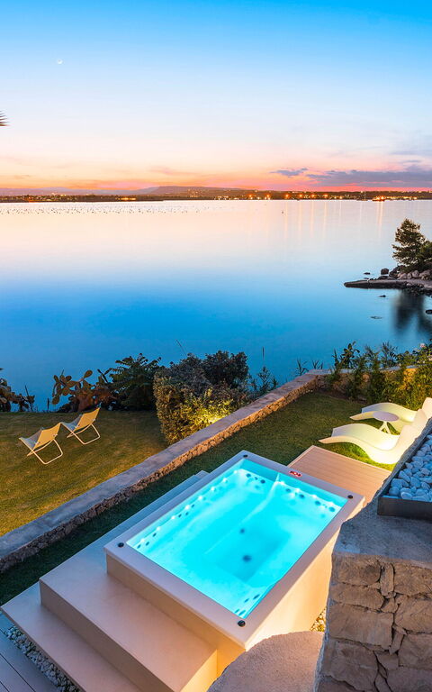 Villa Artemare: boblebad, Have, pool, Udendørs, Udvendige, Visninger