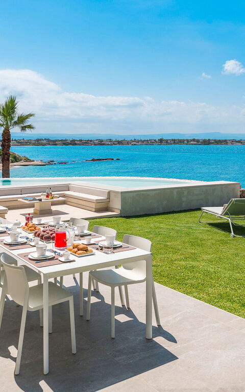 Villa Artemare: Have, pool, Udendørs, Udvendige, Visninger