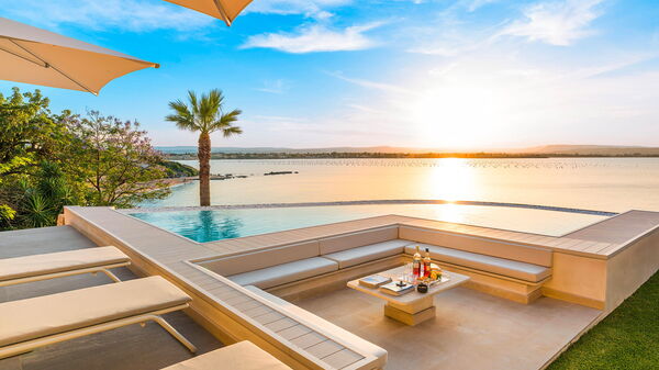 Villa Artemare: Have, pool, Udendørs, Udvendige, Visninger