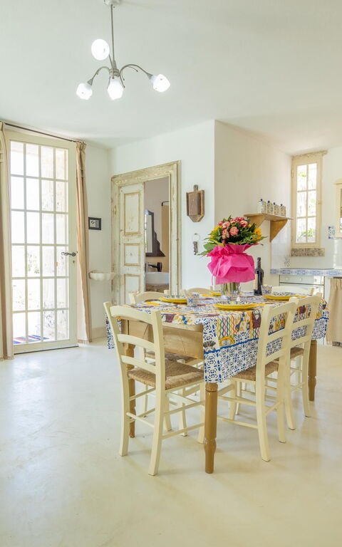 Villa Turris: Frokostlokale, Køkken, Stue