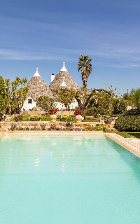 Trullo Patricia Pool: Have, pool, Udendørs
