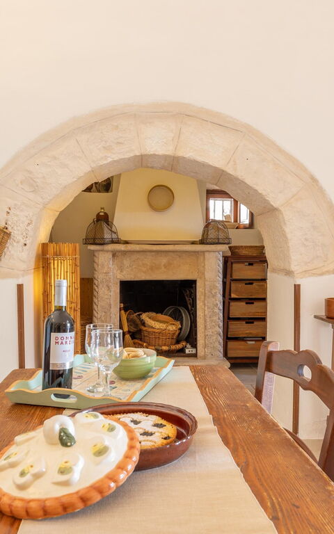 Trullo Patricia Pool: Frokostlokale, Stue