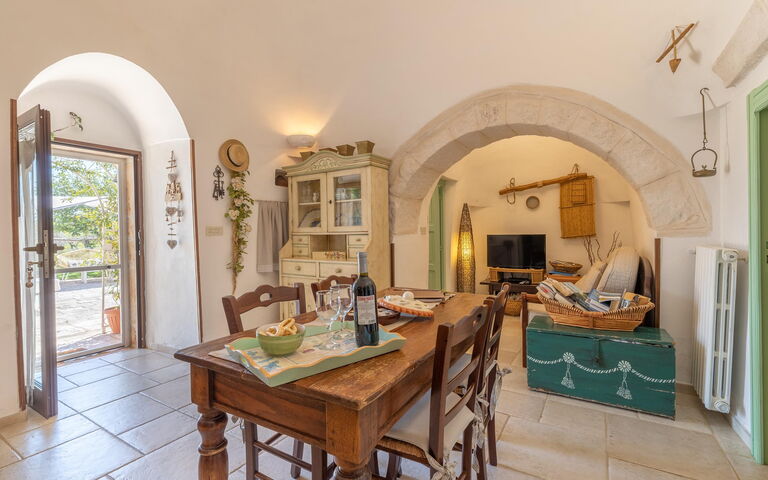 Trullo Patricia Pool: Frokostlokale, Hovedindgang, Stue