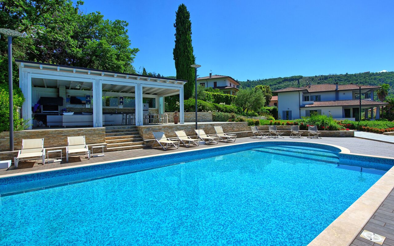 Casa White: pool, Udendørs