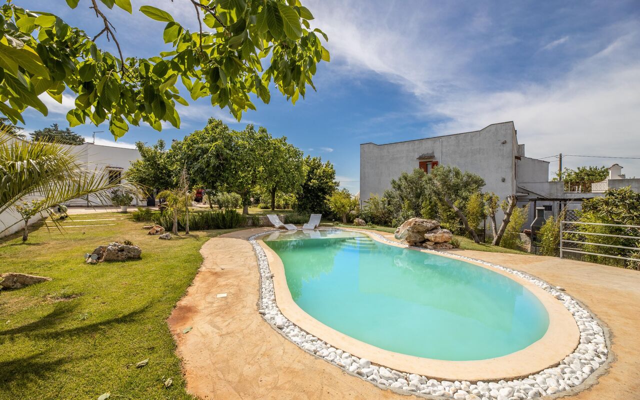 Villa Natura: Have, pool, Udvendige