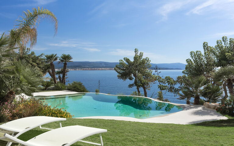 Villa Vera: Have, pool, Visninger