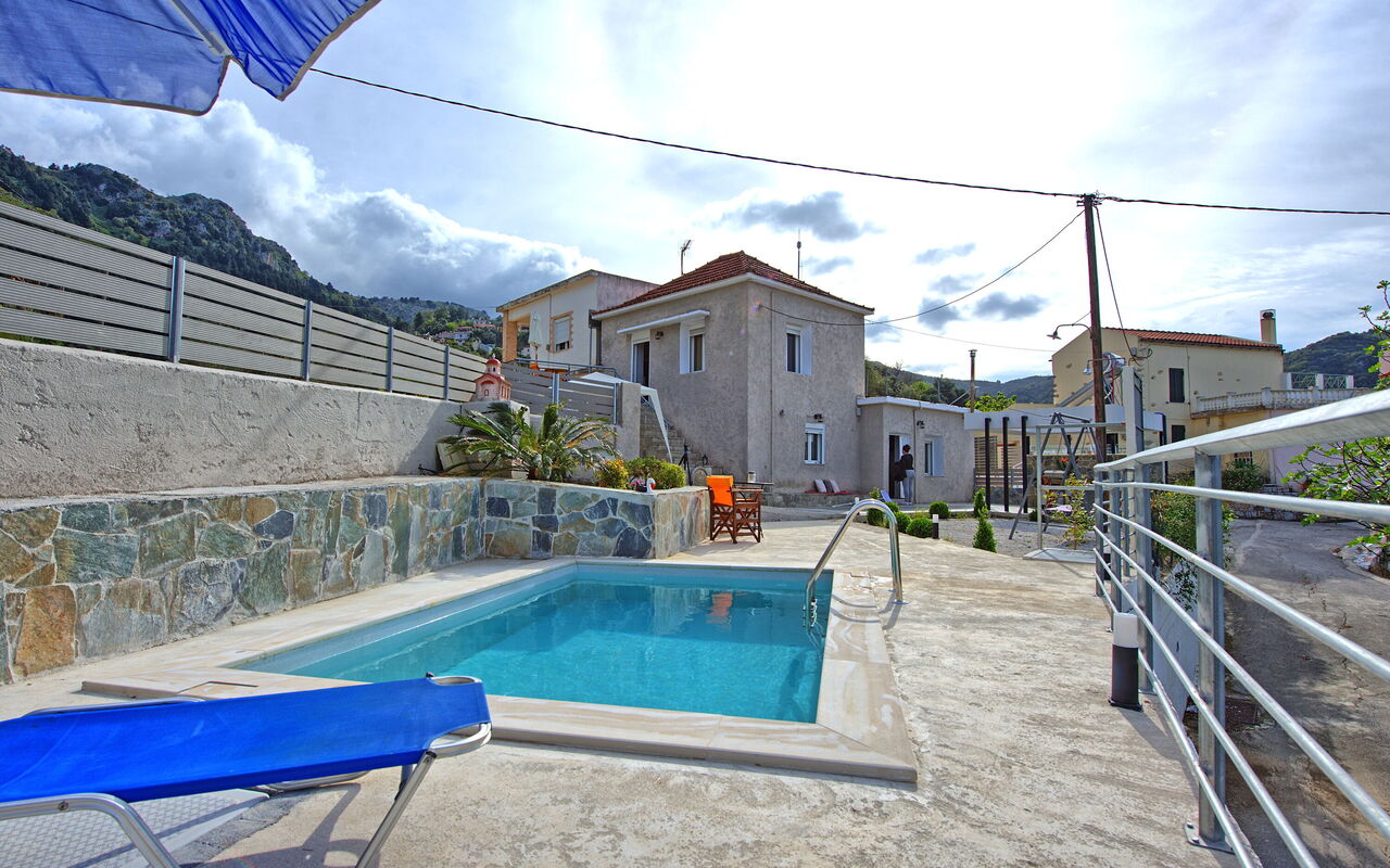 Aretousa: pool