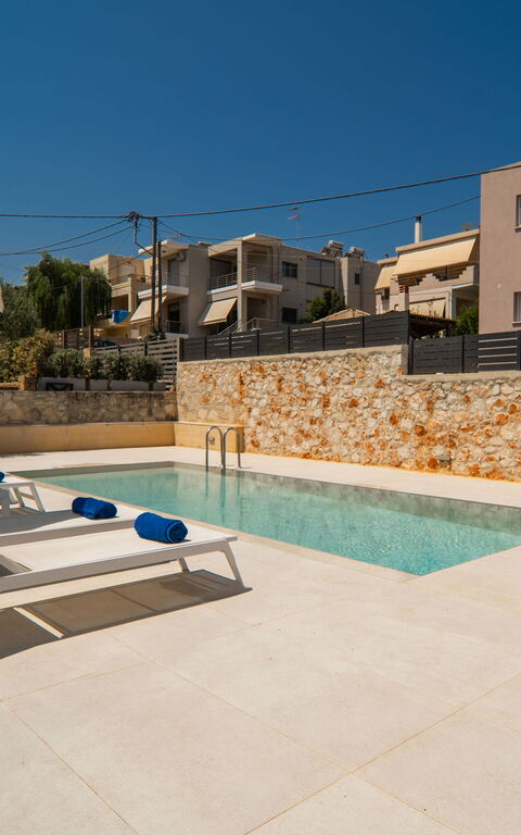 Aelia: Have, pool, Udendørs