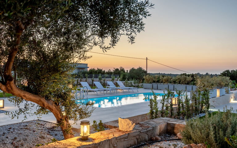 Aelia: pool, Udendørs, Udvendige