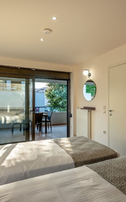 Iris: Altan / terrasse / gårdhave, soveværelse, Visninger