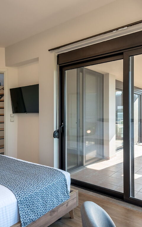 Iris: Altan / terrasse / gårdhave, soveværelse, Visninger