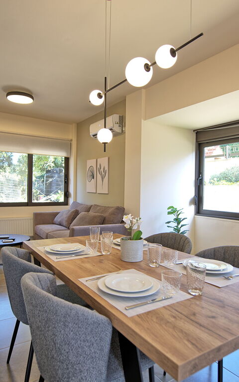 Dioni: Frokostlokale, Stue