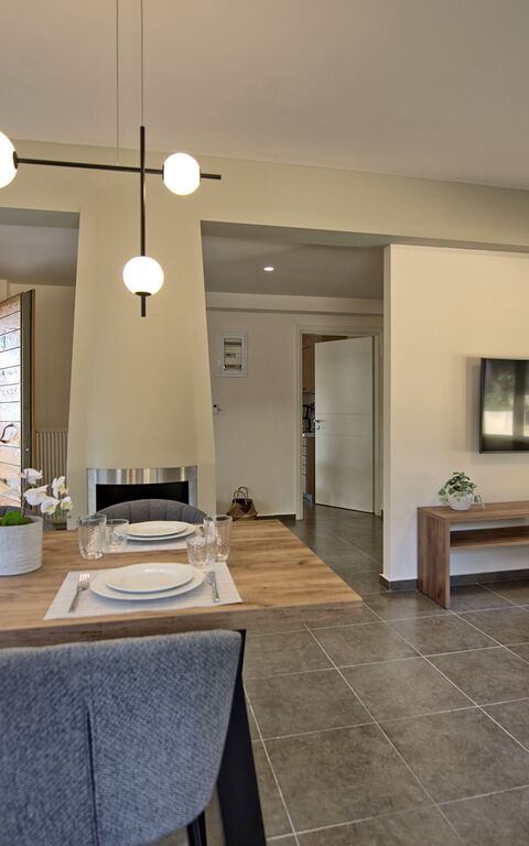 Dioni: Frokostlokale, Stue