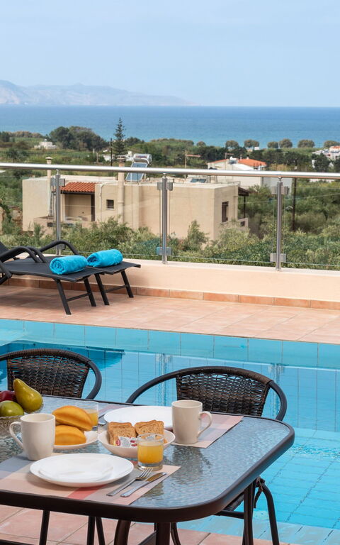 Villa Stratianna: Altan / terrasse / gårdhave, pool, Udendørs, Udvendige, Visninger