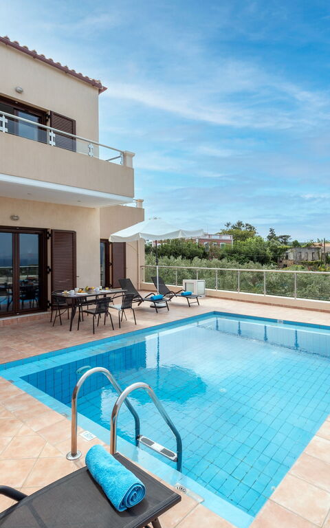 Villa Stratianna: pool, Udendørs, Udvendige