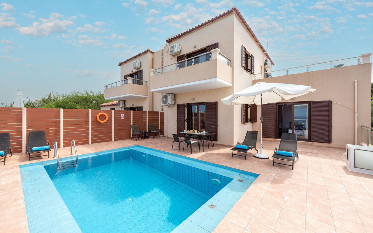 Villa Stratianna: pool, Udendørs, Udvendige