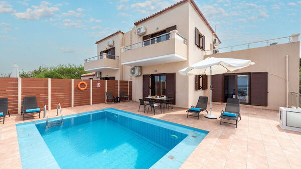 Villa Stratianna: pool, Udendørs, Udvendige