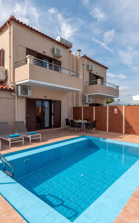 Villa Flora: pool, Udendørs, Udvendige