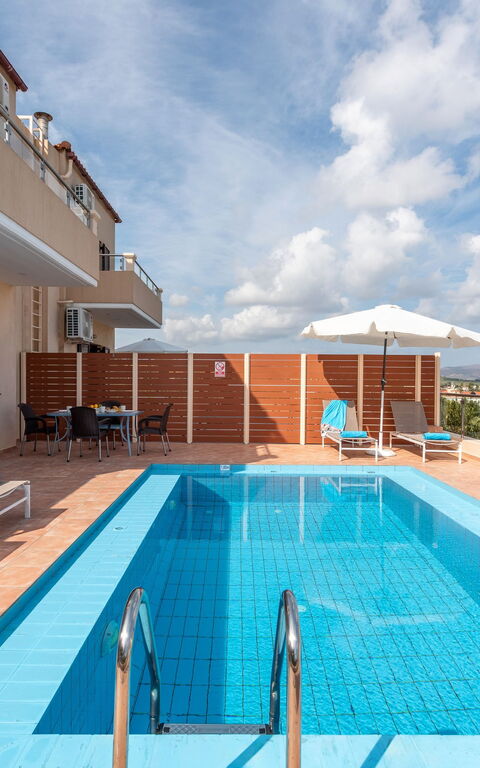 Villa Flora: pool, Udendørs, Udvendige, Visninger