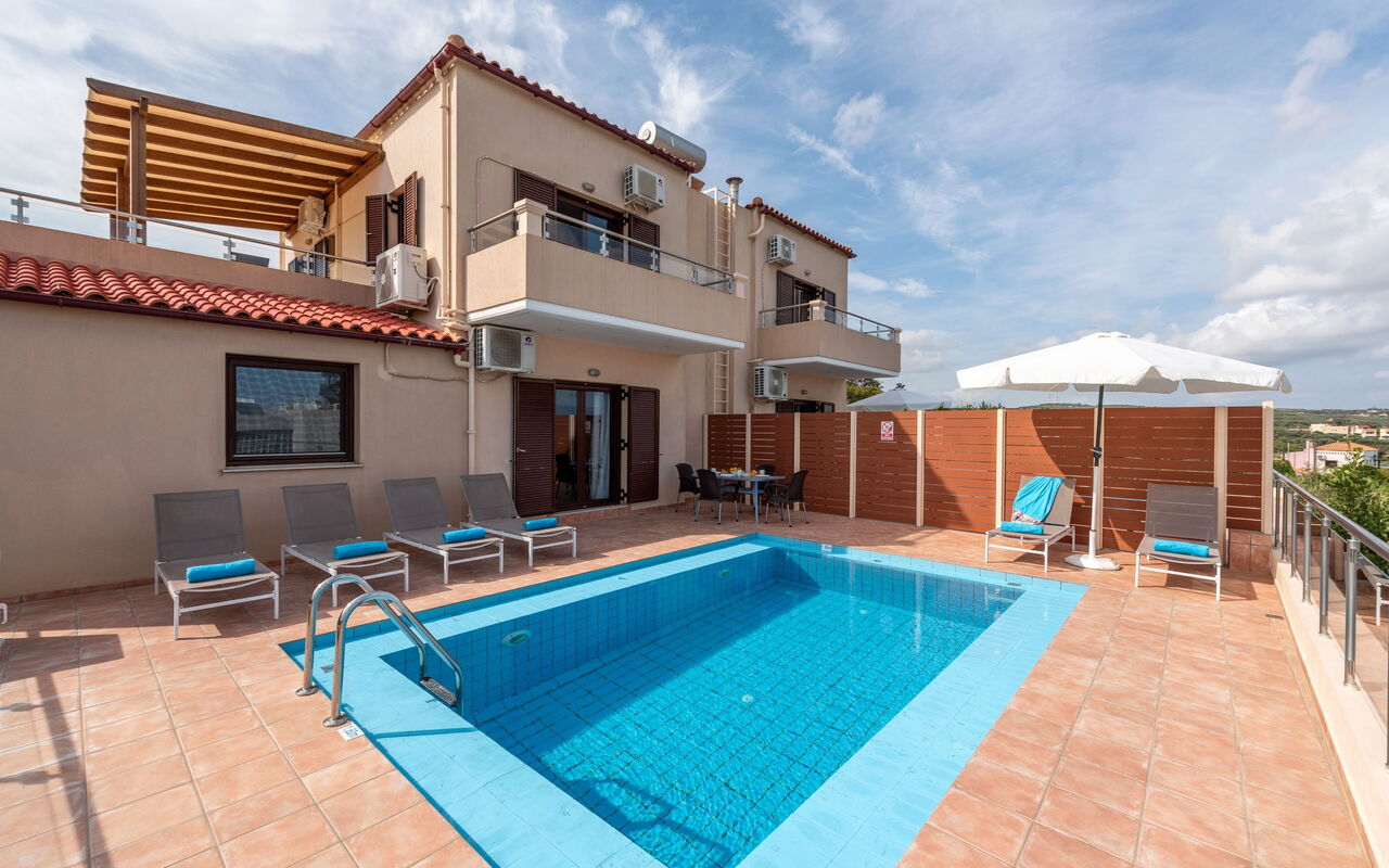 Villa Flora: pool, Udendørs, Udvendige