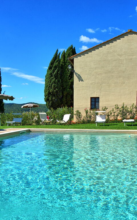 Montauto: Have, pool, Udvendige