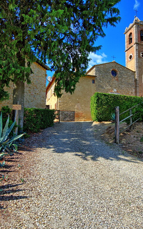 Montauto: Hovedindgang, Udvendige