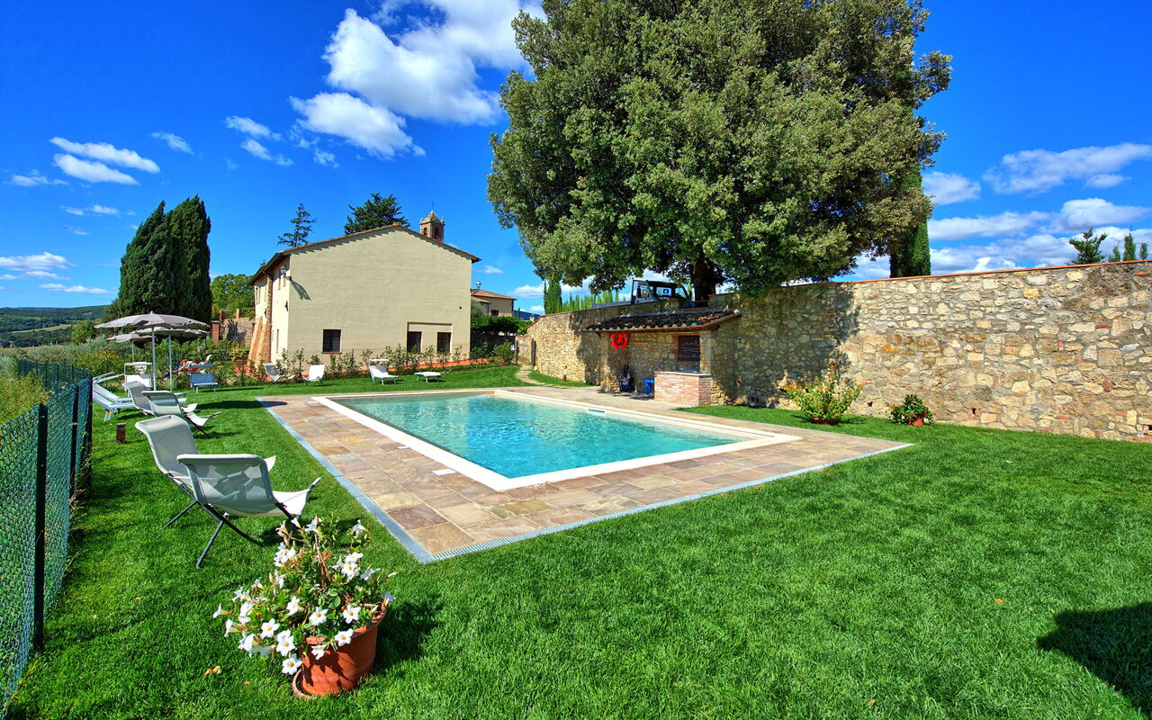 Montauto: Have, pool, Udvendige, Visninger