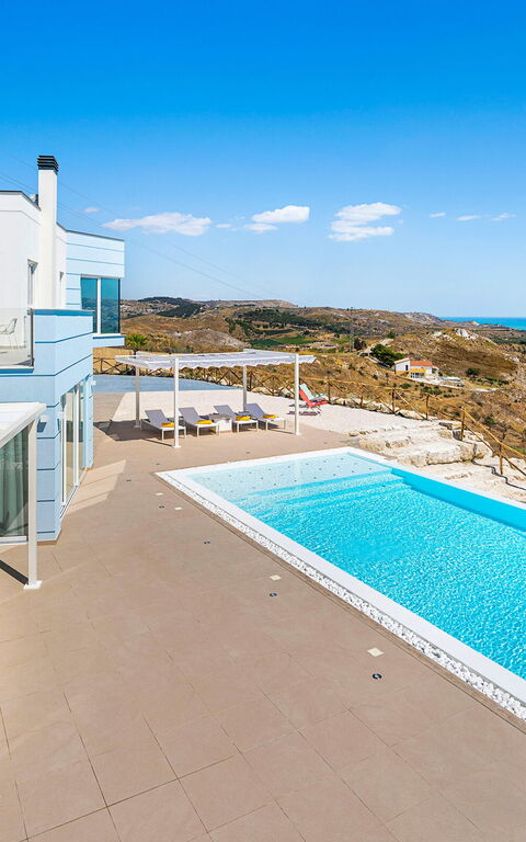 Villa Domizia: pool, Udvendige