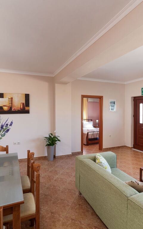 Villa Halepi: Køkken, Stue