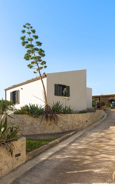 Casa Tancredi: Have, Udvendige