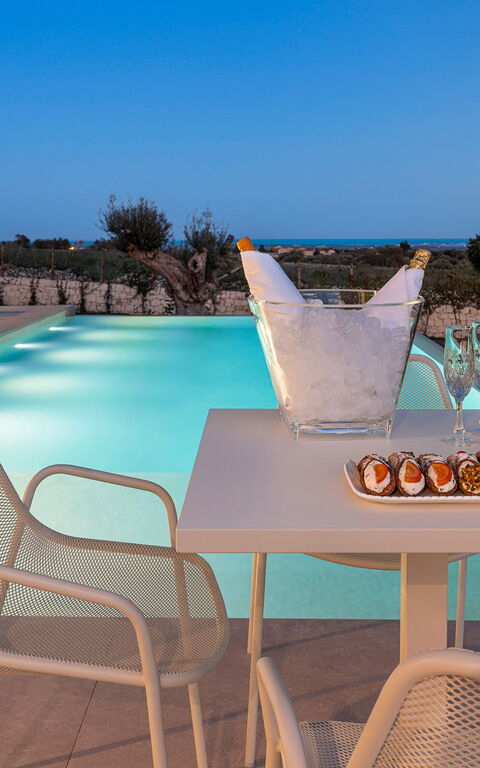 Villa Mora: pool, Udendørs, Udvendige, Visninger