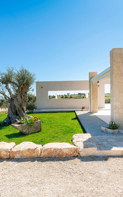 Villa Mora: Have, Udendørs, Visninger