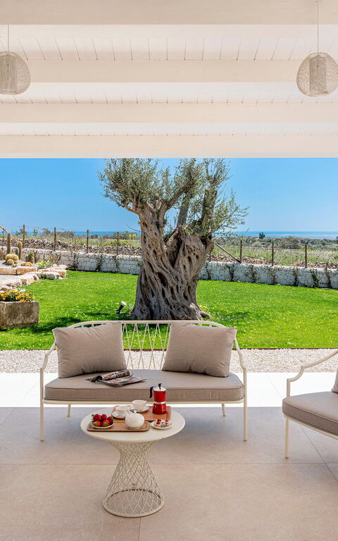 Villa Mora: Have, Udendørs, Visninger