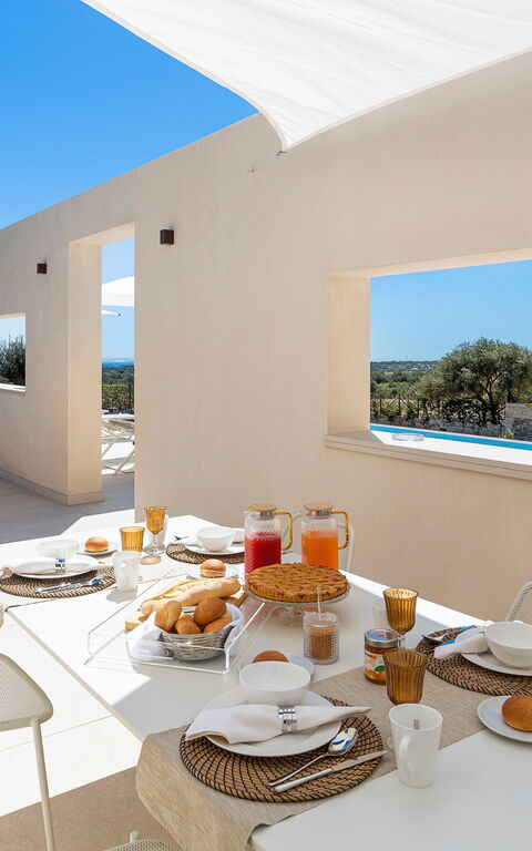 Villa Mora: Have, Udendørs, Visninger