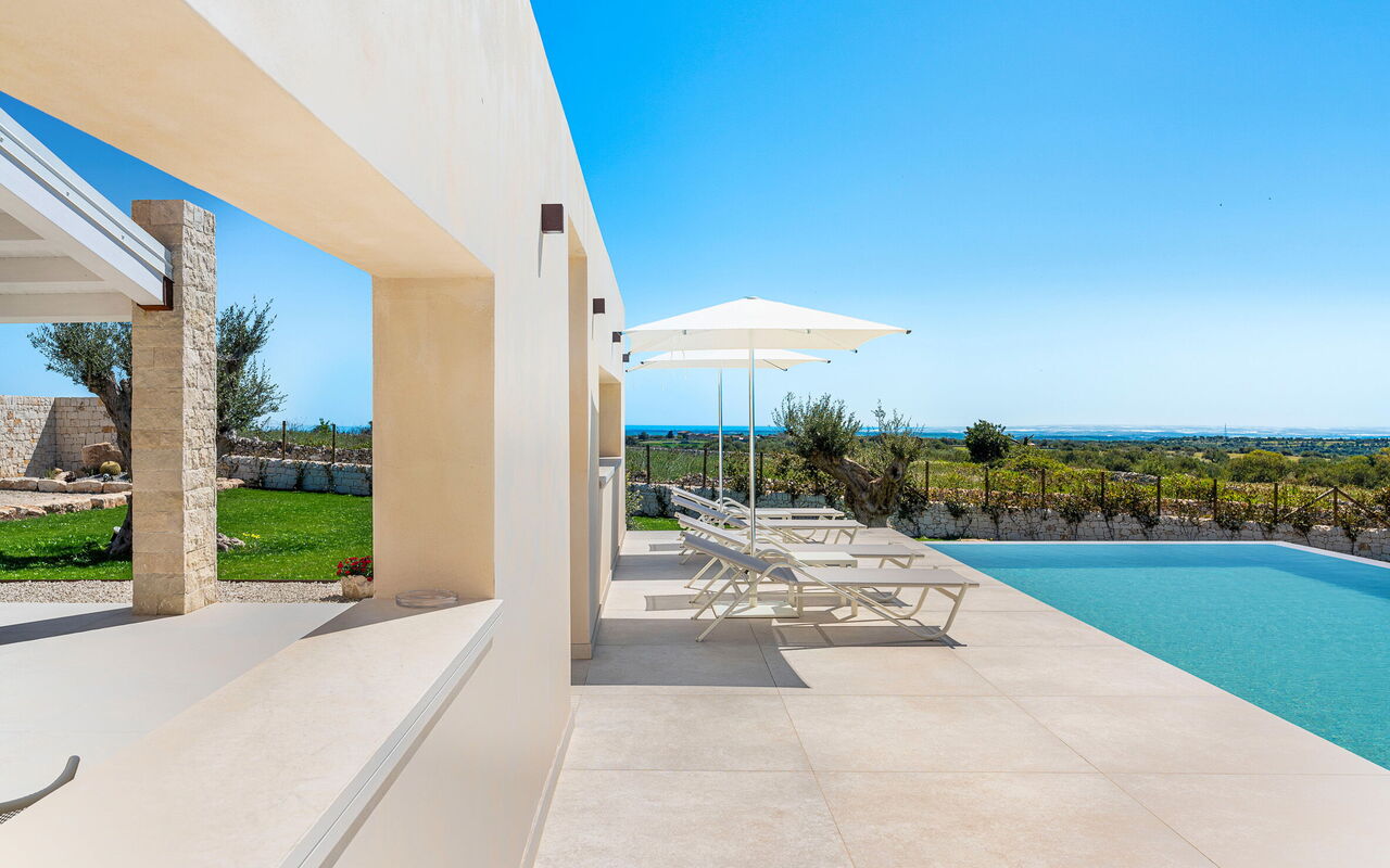 Villa Mora: pool, Udendørs, Udvendige, Visninger