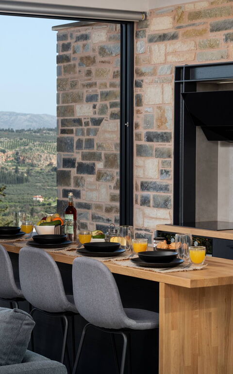 Villa Kallos: Frokostlokale, Køkken, Stue