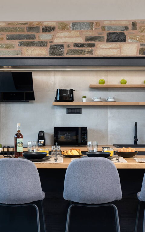 Villa Kallos: Frokostlokale, Køkken, Stue