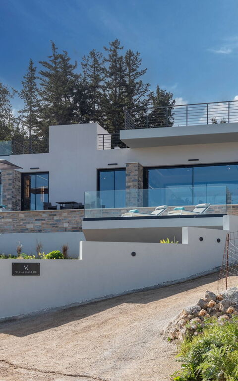 Villa Kallos: Hovedindgang, Udendørs, Udvendige