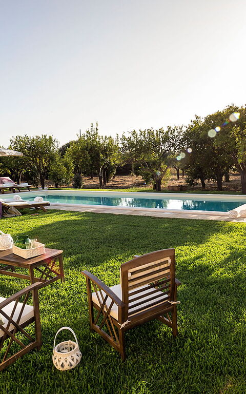 Don Salvatore: Have, pool, Udvendige