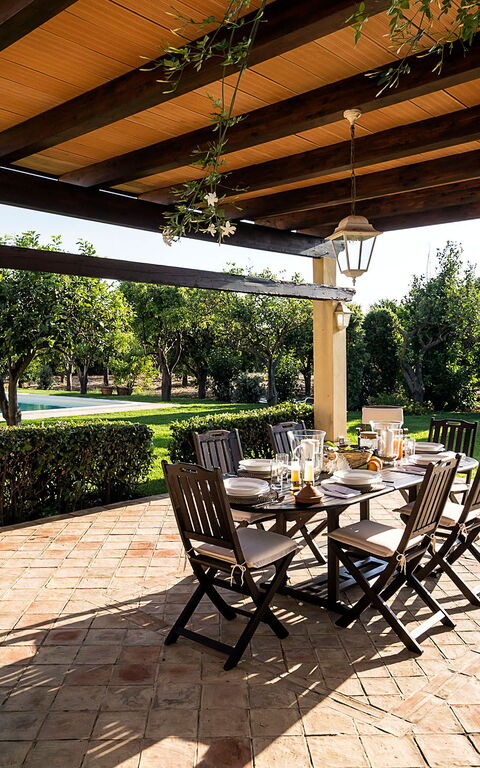 Don Salvatore: Have, pool, Udvendige