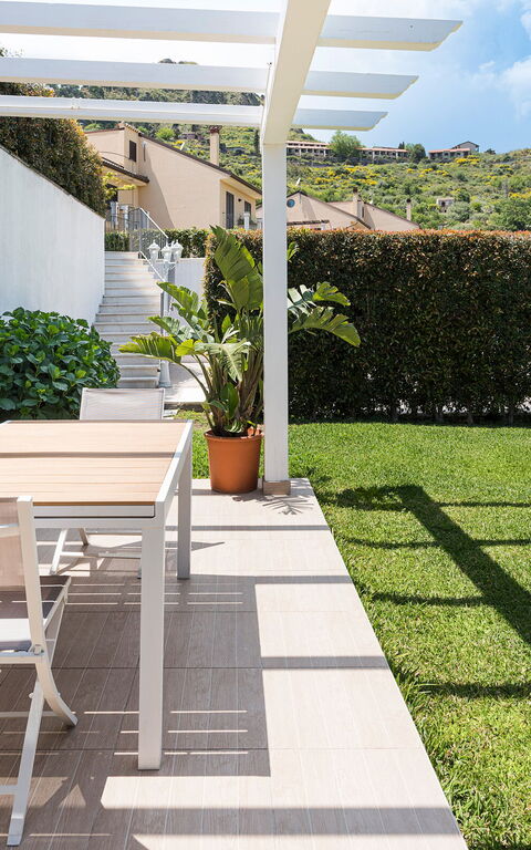 Villa Giutitta: Have, Udvendige