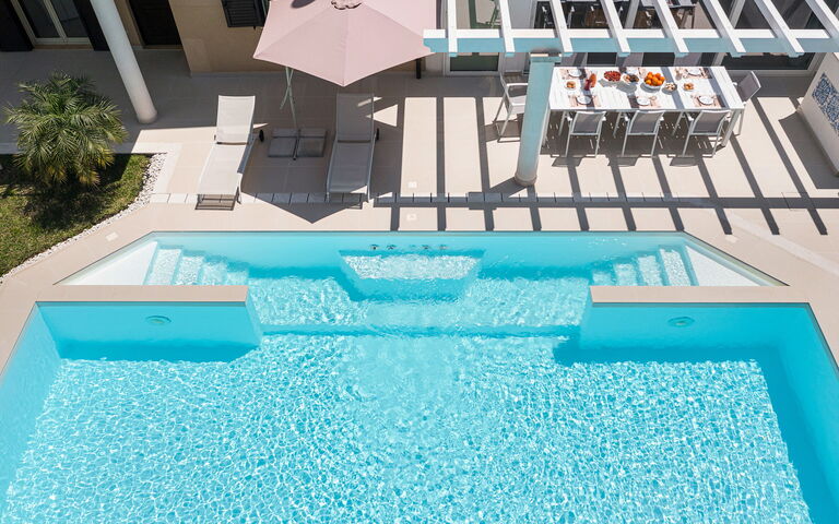 Villa Giutitta: pool, Udvendige