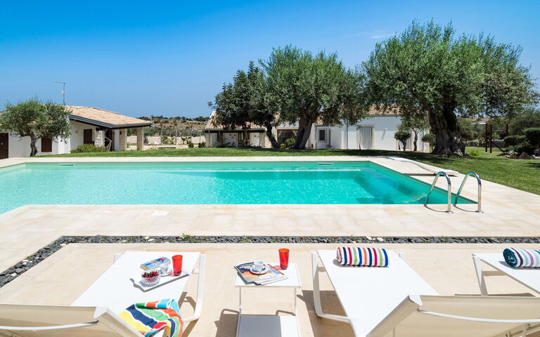 Corte Moscata: Have, pool, Udvendige