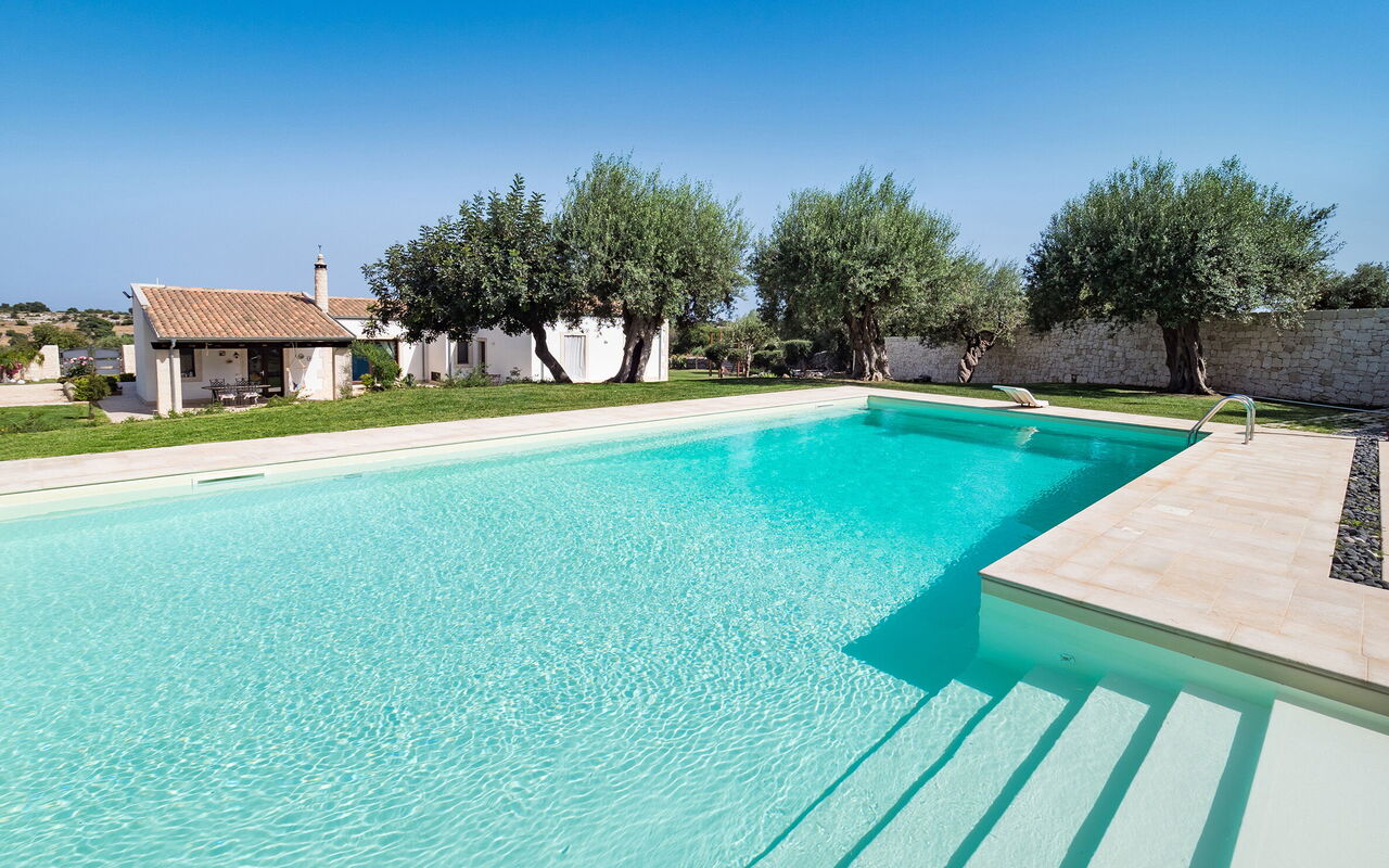 Corte Moscata: Have, pool, Udvendige