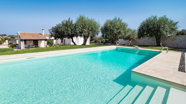 Corte Moscata: Have, pool, Udvendige