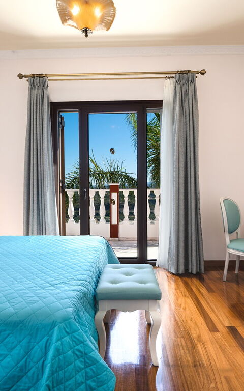 Iro Royal Villa: soveværelse