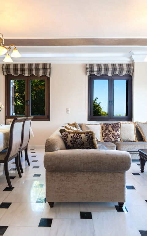 Iro Royal Villa: Stue