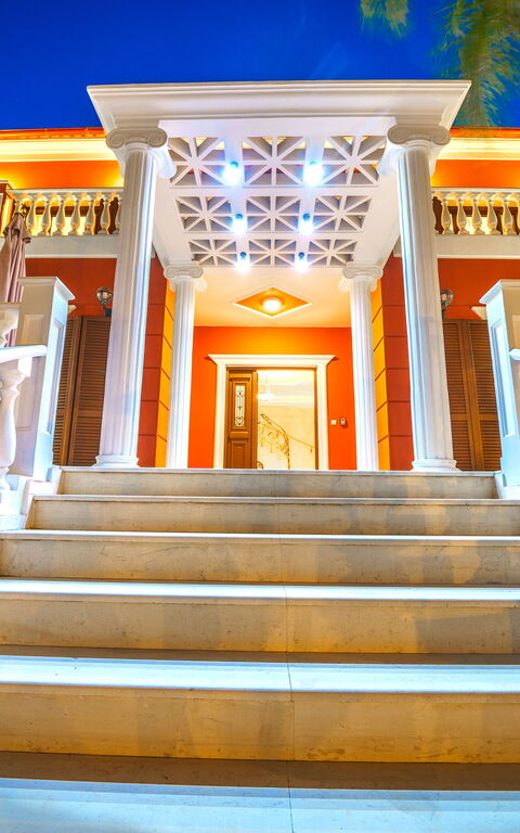 Iro Royal Villa: Hovedindgang, Udendørs, Udvendige