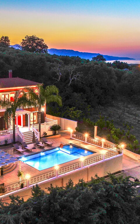 Iro Royal Villa: pool, Udendørs, Udvendige, Visninger