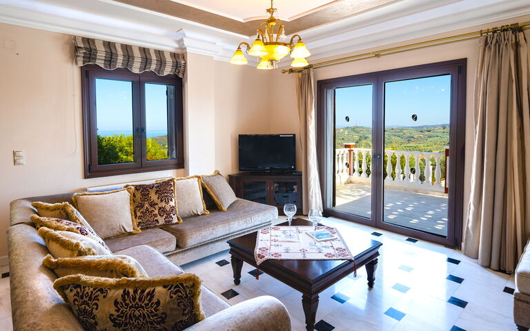 Iro Royal Villa: Stue